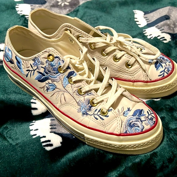 Converse Shoes Wmns Chuck Low Parkway Floral Embroidery